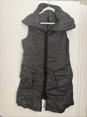 Porto Black Sleeveless Hooded Long Vest size 2 but fits M/L